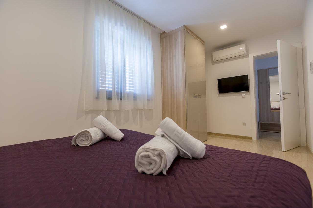 Luxury Aparthotel Makarska Esterno foto