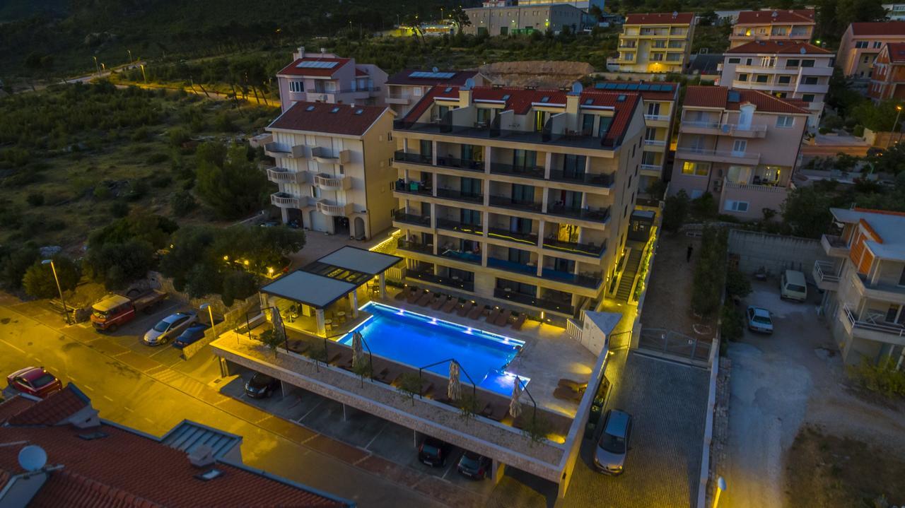 Luxury Aparthotel Makarska Esterno foto