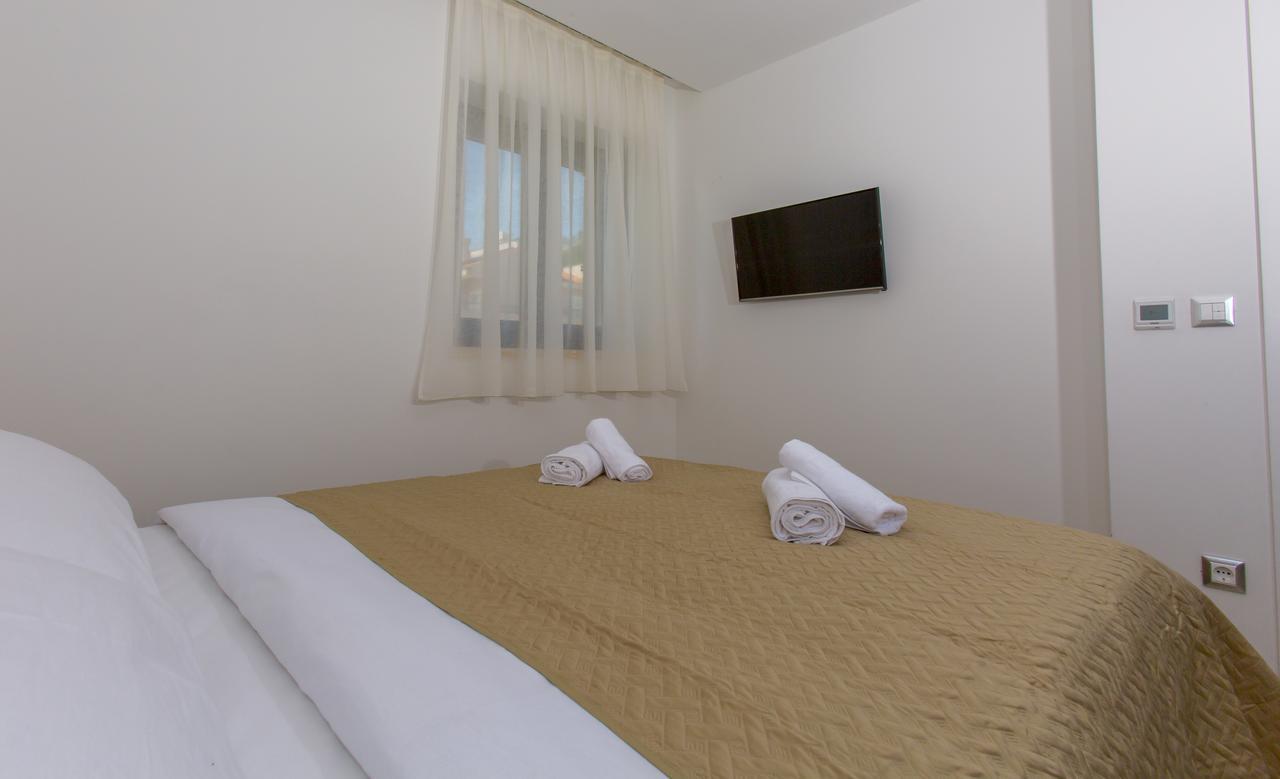 Luxury Aparthotel Makarska Esterno foto